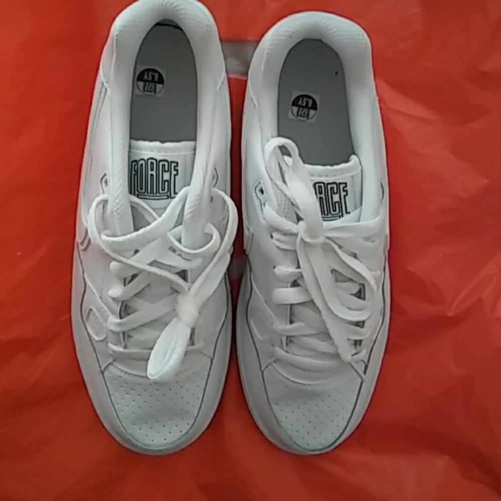 New Boys size Nike Air Force 1 - Picture 2 of 8